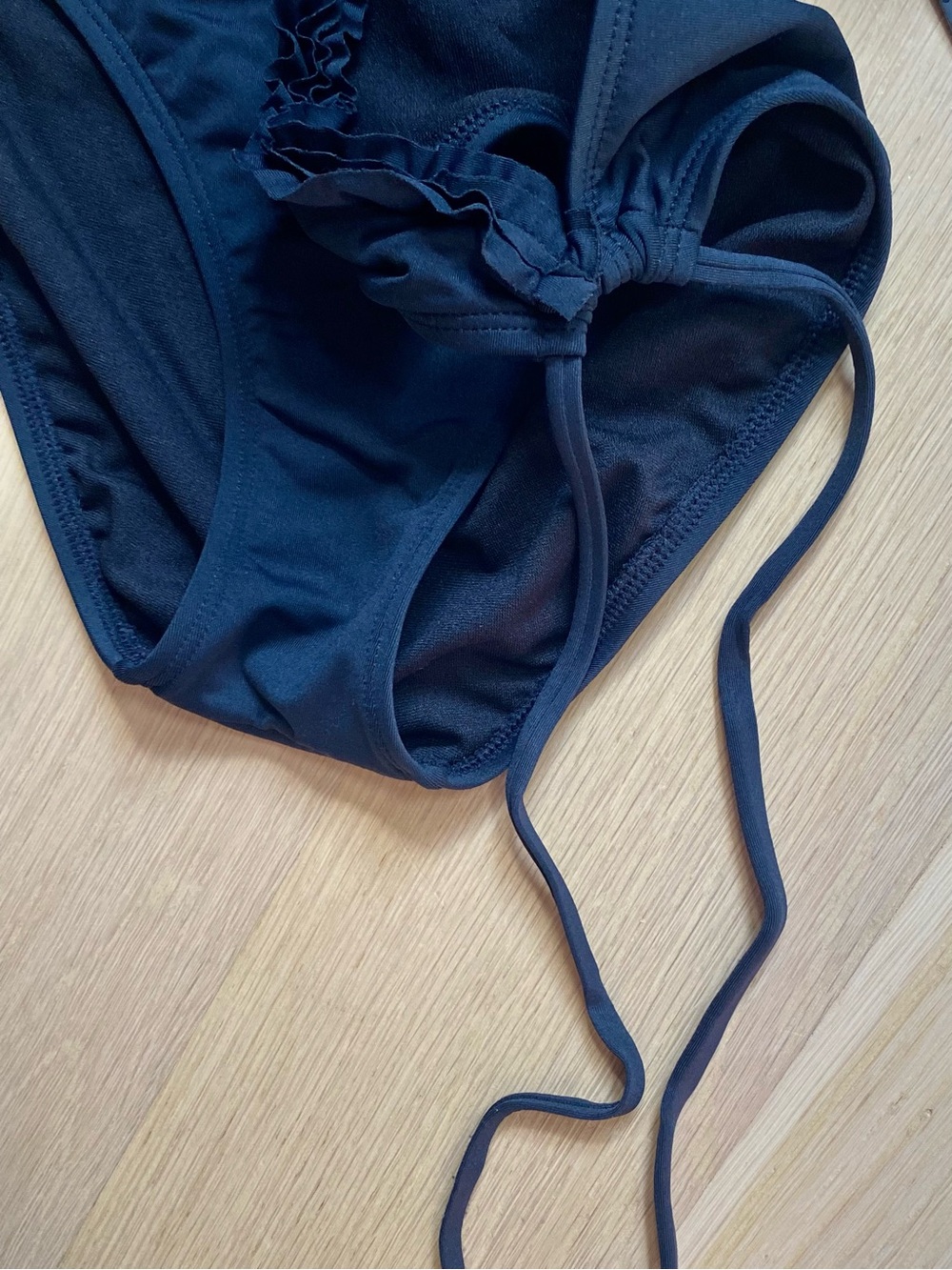Rampage Black Ruffle Bikini Minimalist Chic Coquette Resort Vacation Swim Large - Picture 5 of 16